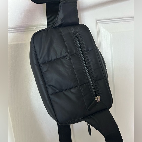 NWOT Lululemon Quilted Fanny Pack/Crossbody Bag - Black - Picture 6 of 7